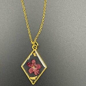 Gold Floral Pendant Necklace
